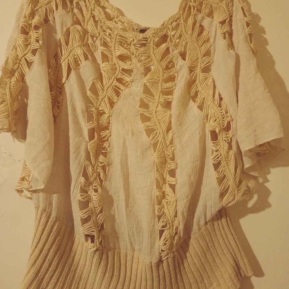 Gimmicks by BKE Cream Crochet Knit Top
